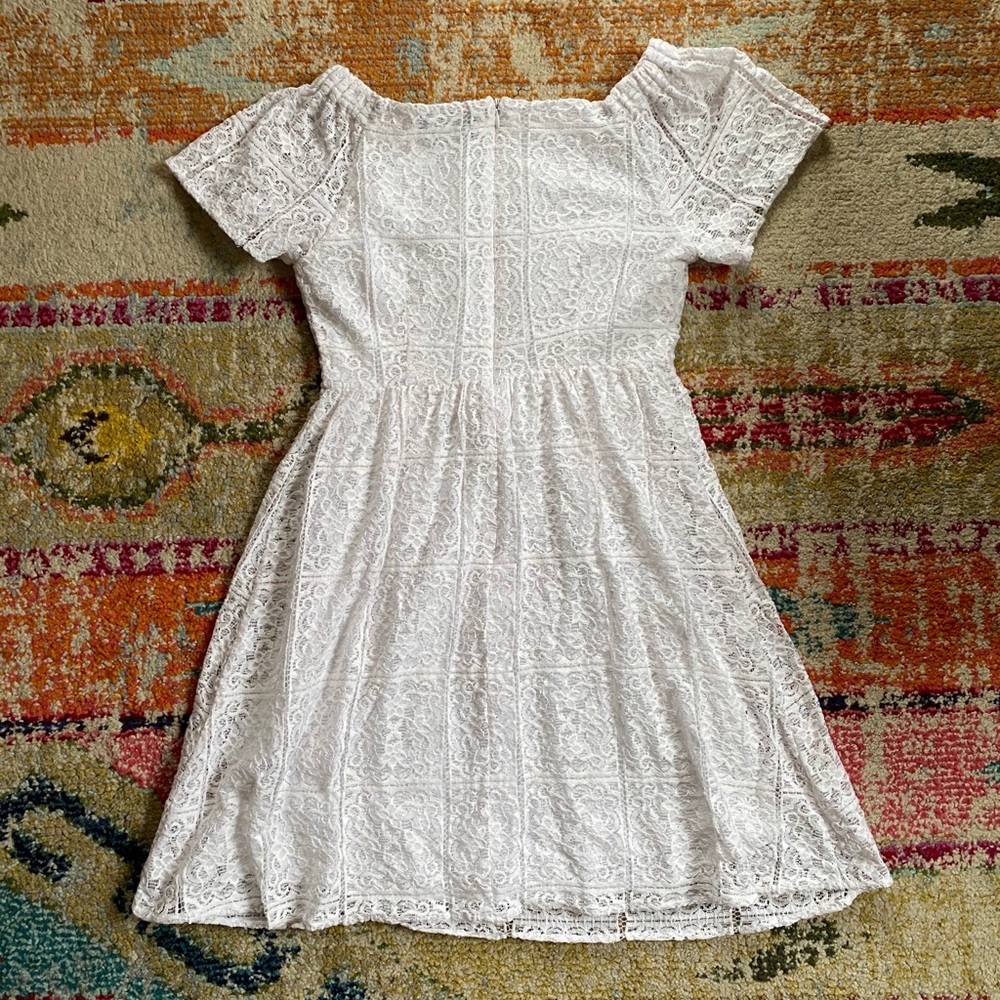 ✨LACE SKIRT✨ - Picture 2 of 6